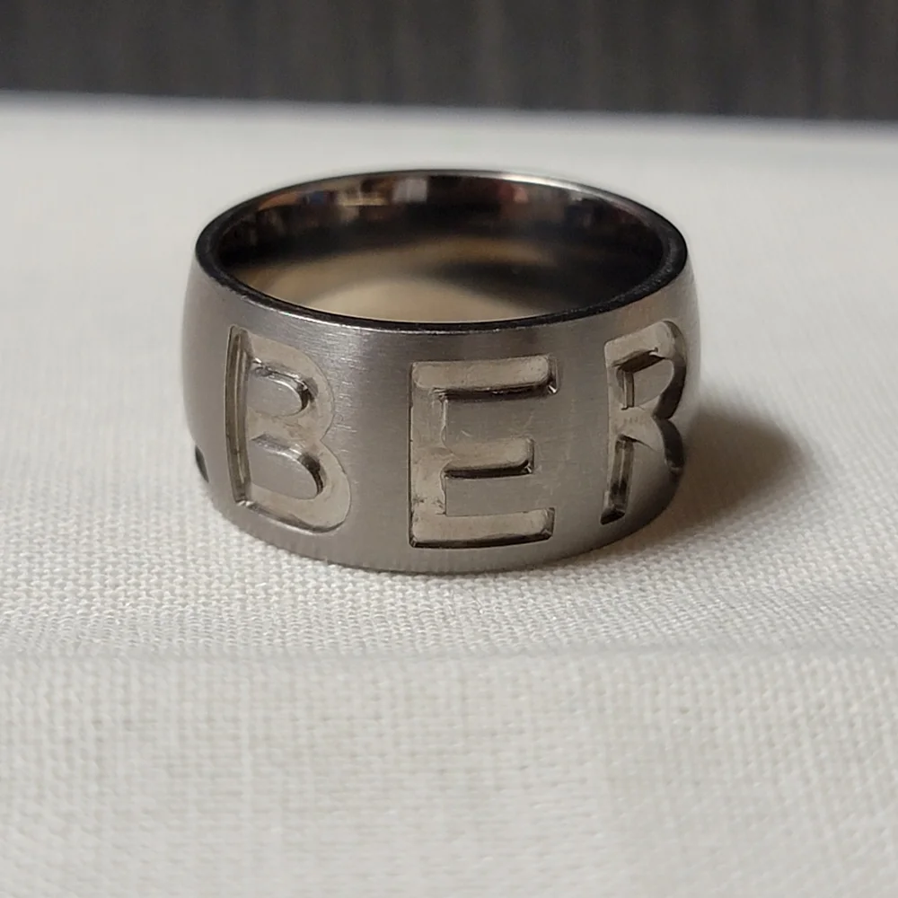 Titanium Unisex Wedding Engagement Band  Wide band RGEDELBE Script Size 6